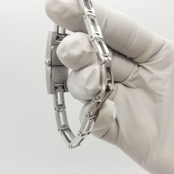 Gucci 3900L Diamond Mother of Pearl Dial watch - Picture 9 of 9